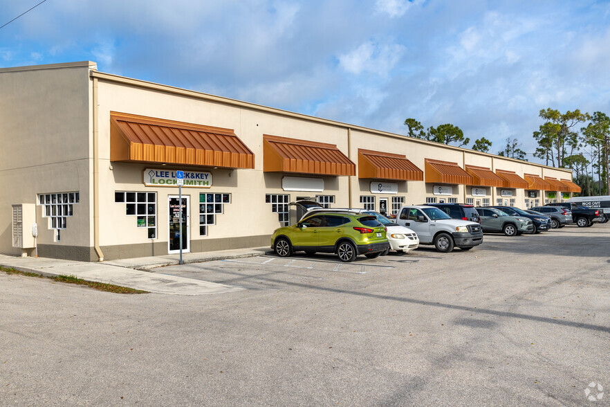 11350-11354 Metro Pky, Fort Myers, FL for rent - Building Photo - Image 1 of 1