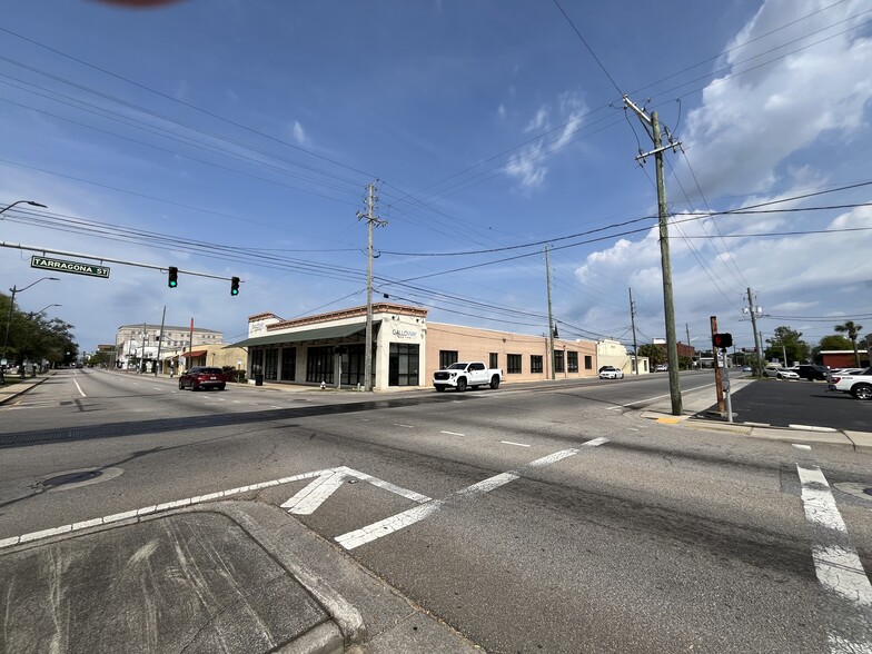 110 E Garden St, Pensacola, FL for rent - Building Photo - Image 3 of 14