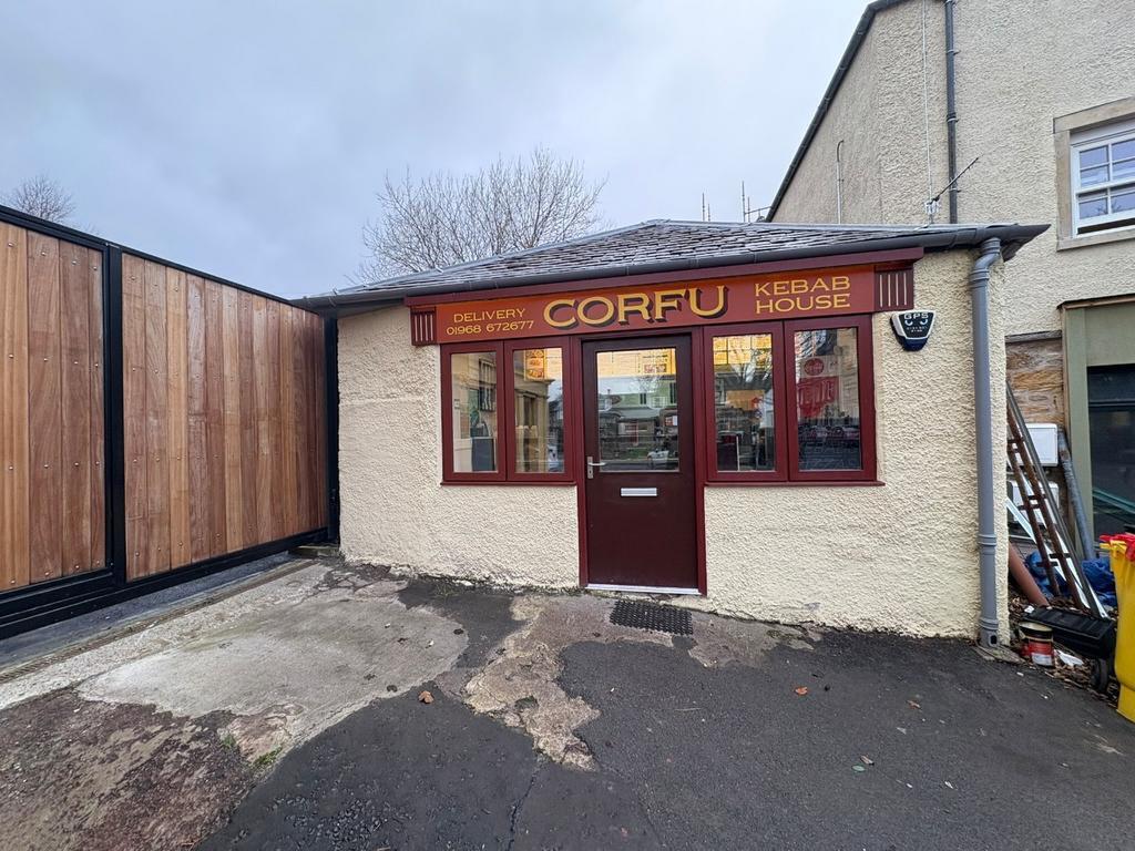 2 The Sq, Penicuik to rent Building Photo- Image 1 of 21