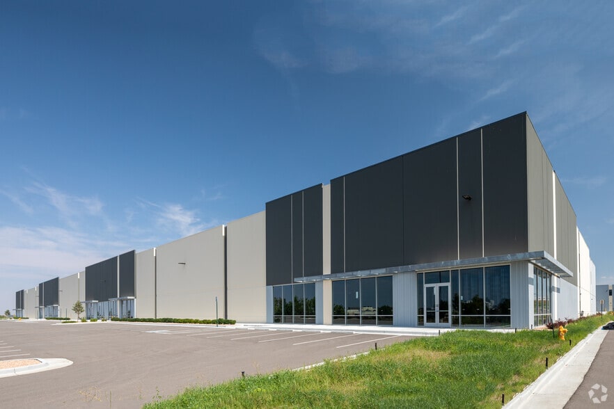 7955 S Potomac St, Englewood, CO to rent - Building Photo - Image 3 of 8