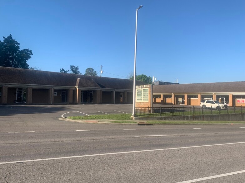 250 Governors Dr SE, Huntsville, AL to rent - Building Photo - Image 3 of 3