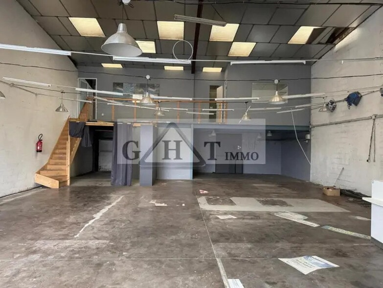 Industrial in Villiers-sur-Marne to rent - Interior Photo - Image 1 of 2