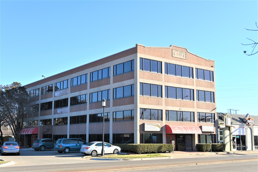 1005 W Jefferson Blvd, Dallas, TX for rent - Building Photo - Image 1 of 6