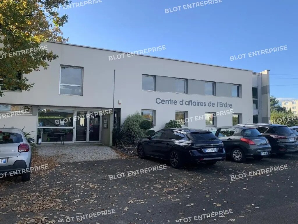 Office in La Chapelle-sur-Erdre for sale Building Photo- Image 1 of 16