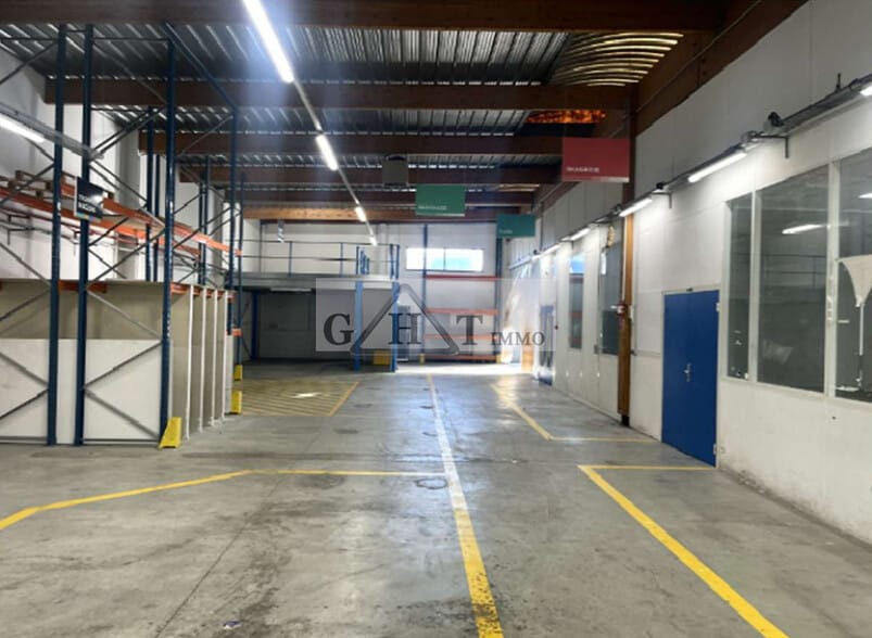 Light Industrial in Colombes to rent - Interior Photo - Image 1 of 1