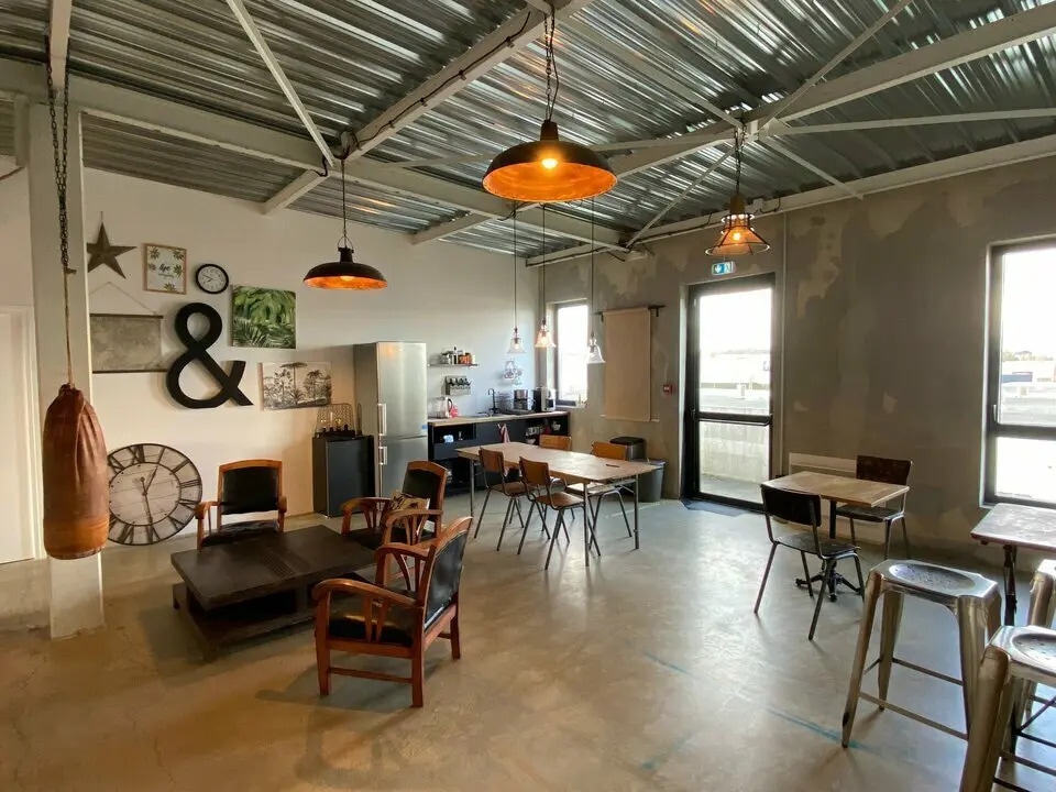 Location Bureaux 189 m² - Photo 1