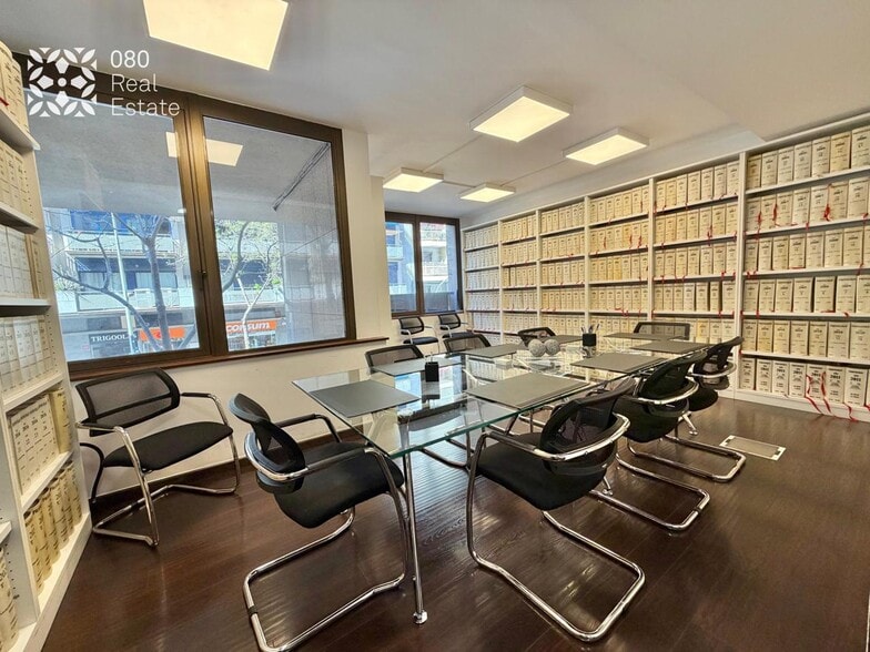 Office in Barcelona, Barcelona to rent - Primary Photo - Image 1 of 2