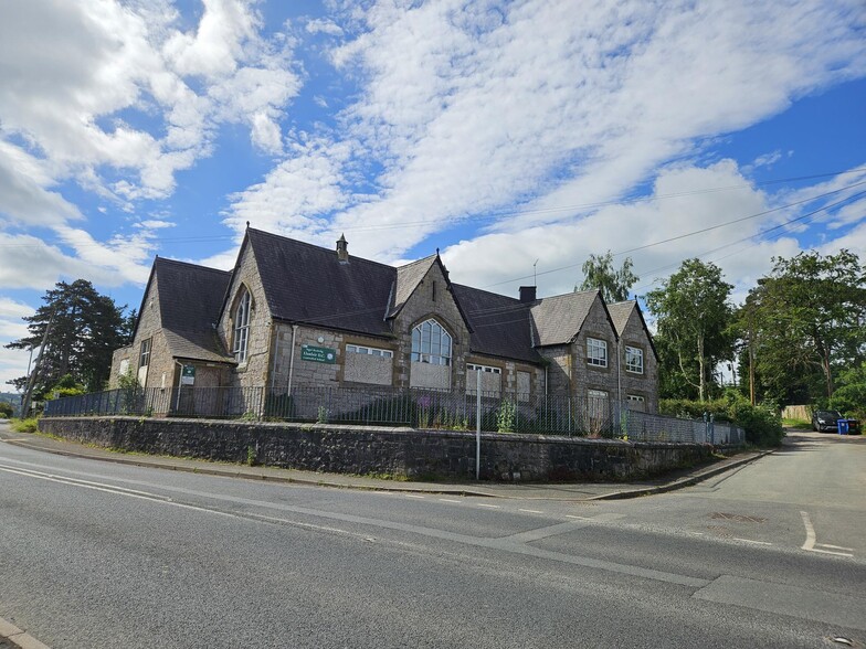 Wrexham Rd, Ruthin for sale - Building Photo - Image 1 of 6