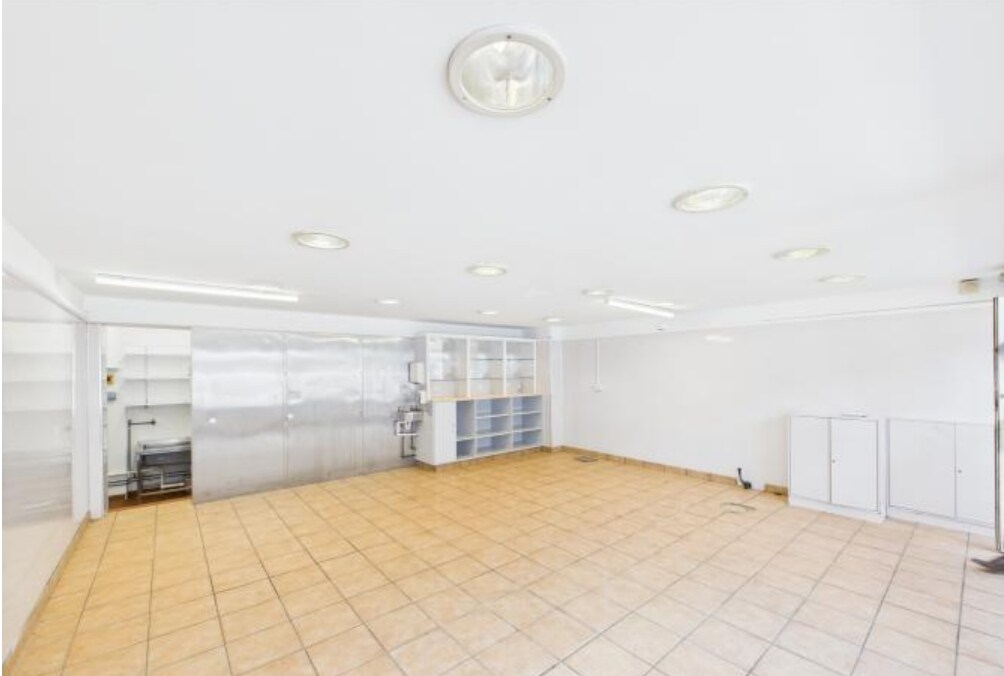 21-29 Drysdale St, Alloa to rent Interior Photo- Image 1 of 5