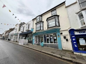 11 Meneage St, Helston to rent Primary Photo- Image 1 of 5