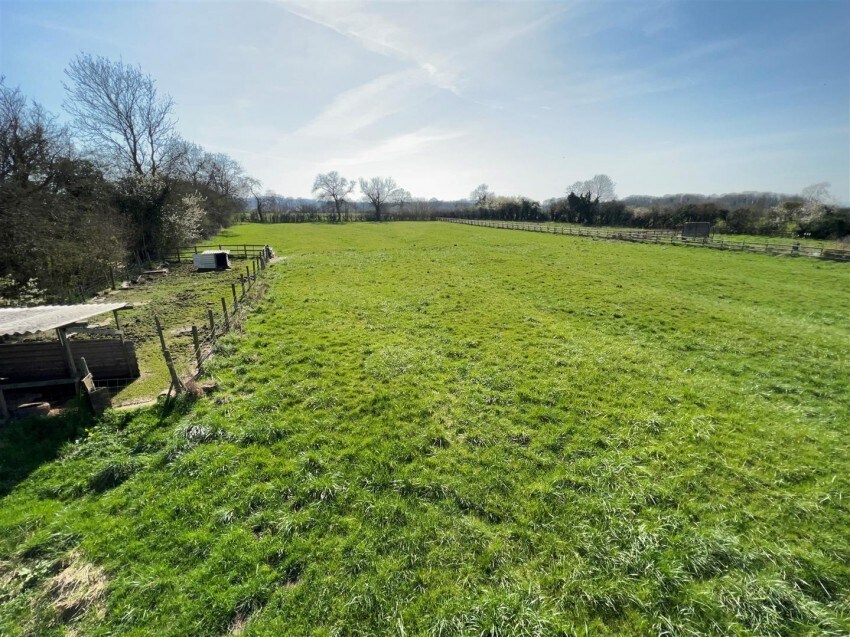 Oldbury Ln, Thornbury for sale Primary Photo- Image 1 of 1