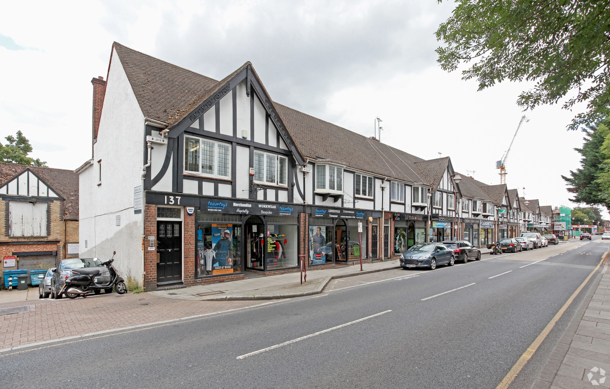 137-197 Watling St, Radlett to rent Primary Photo- Image 1 of 7