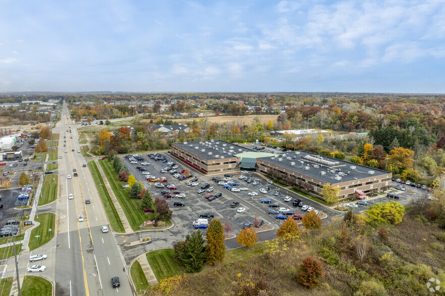 2300 Haggerty Rd, West Bloomfield, MI for rent - Aerial - Image 2 of 9