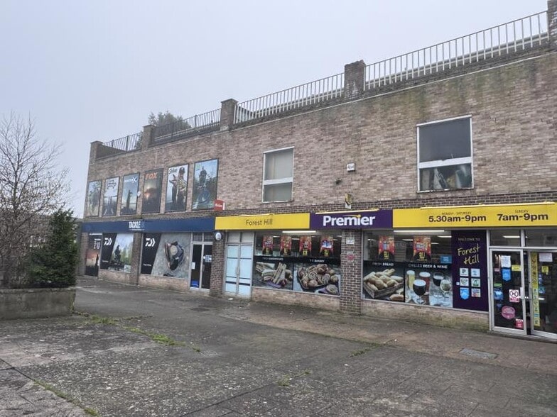 35 Forest Hl, Yeovil to rent - Building Photo - Image 3 of 3