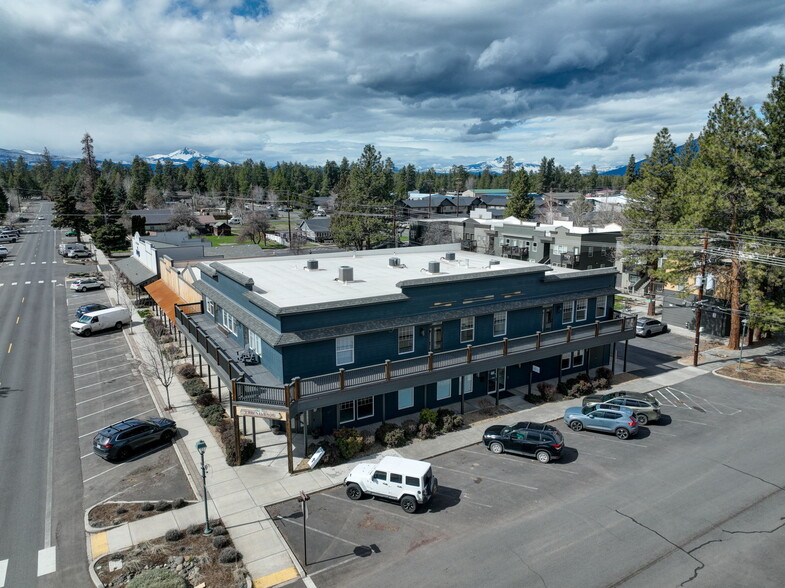 207 N Fir St, Sisters, OR for rent - Building Photo - Image 1 of 66