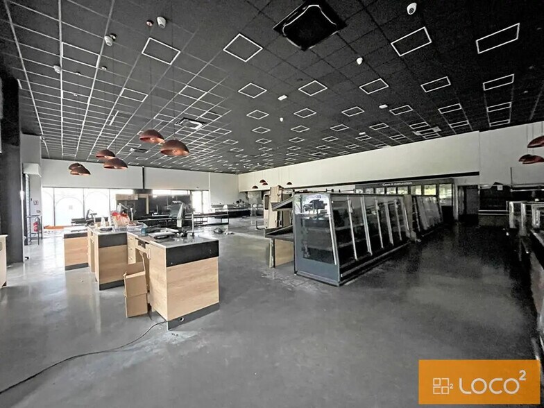 2 Rue Émile Dewoitine, Cornebarrieu to rent - Interior Photo - Image 3 of 6