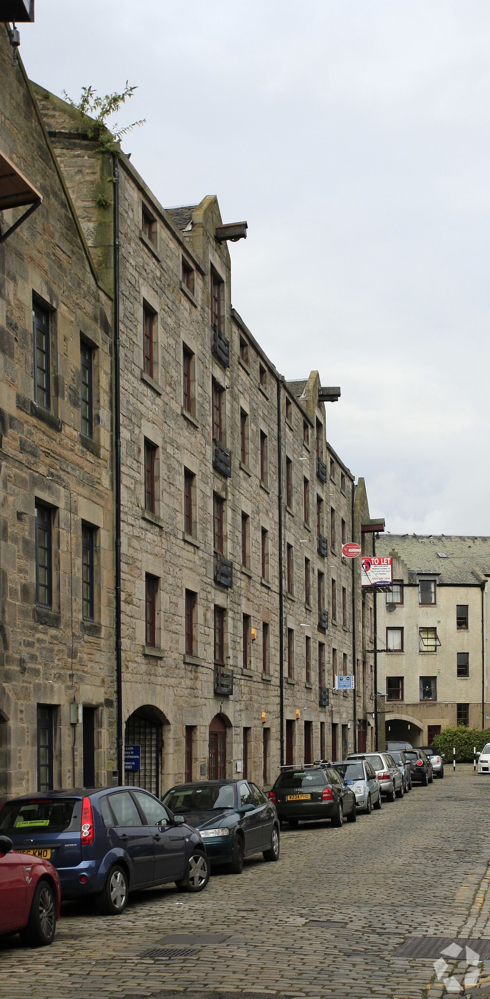 54 Timber Bush, Edinburgh for sale Primary Photo- Image 1 of 1