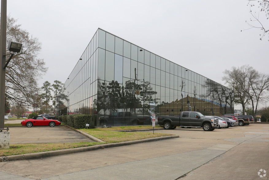 12345 Jones Rd, Houston, TX for rent - Primary Photo - Image 1 of 10