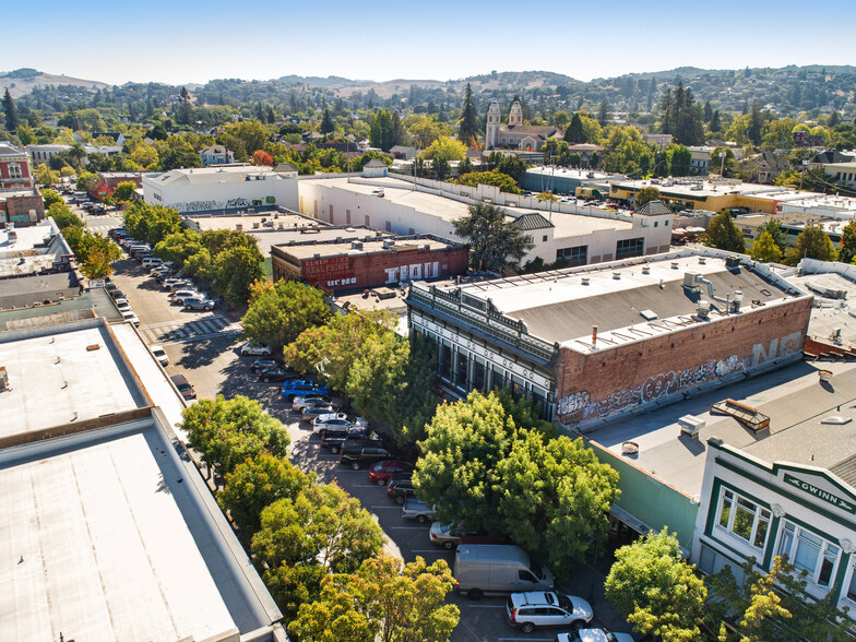 145-149 Kentucky St, Petaluma, CA for rent - Building Photo - Image 2 of 8