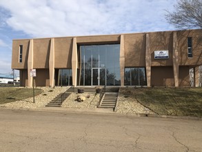 220 SW 33rd, Topeka, KS for rent Building Photo- Image 1 of 3