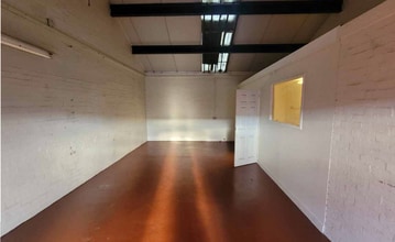 106 Barloch St, Glasgow to rent Interior Photo- Image 2 of 2