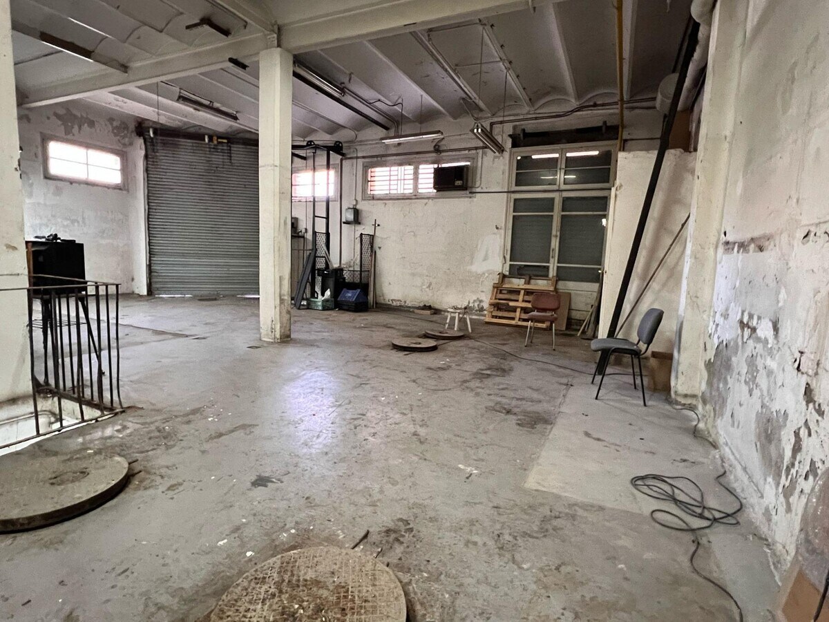Manresa, BAR 08241 - Unit 1 - - Interior Photo - Image 2 of 22