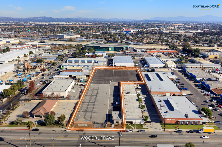 12122 Woodruff Ave, Downey, CA for rent - Building Photo - Image 2 of 8