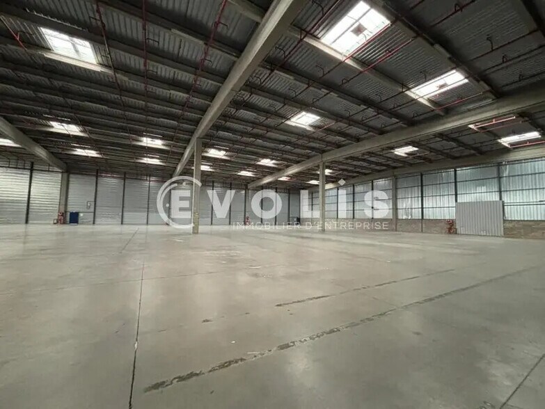 5 Boulevard Vos, Mions to rent - Building Photo - Image 2 of 30