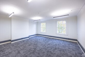 50 Queen Sq, Bristol to rent Interior Photo- Image 2 of 11
