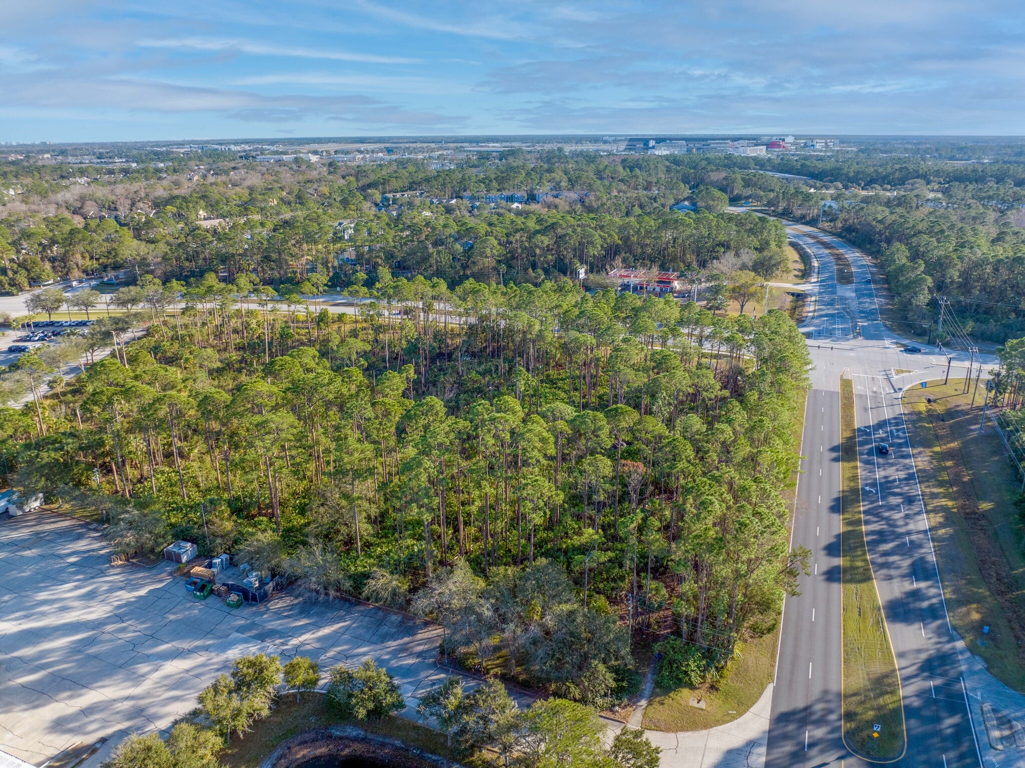 NE Mason Ave, Daytona Beach, FL to rent Building Photo- Image 1 of 16