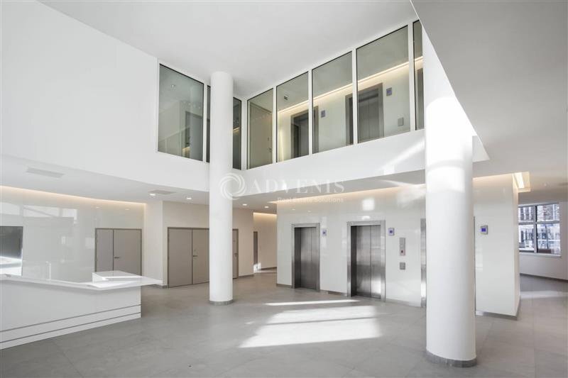 Office in Noisy-le-Grand to rent - Lobby - Image 3 of 12