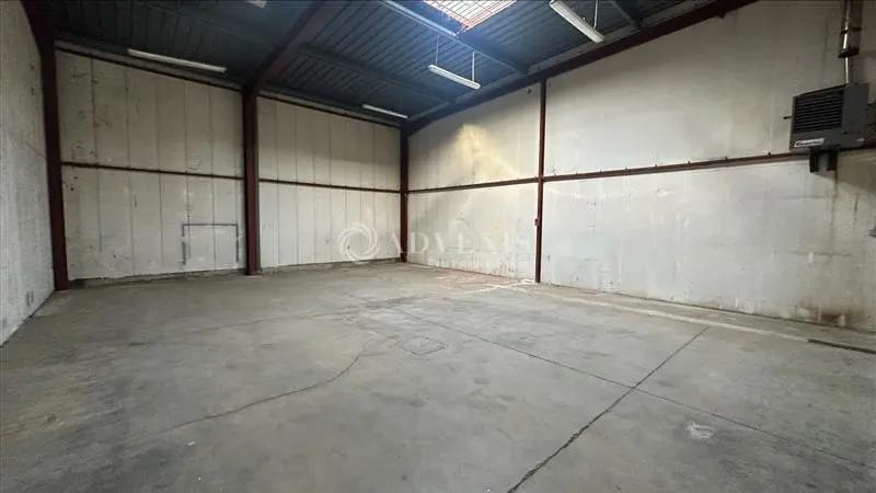 Light Industrial in Champigny-sur-Marne to rent - Building Photo - Image 3 of 12