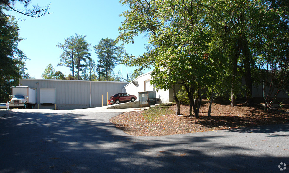 100 Clover Green, Peachtree City, GA for rent - Primary Photo - Image 1 of 2