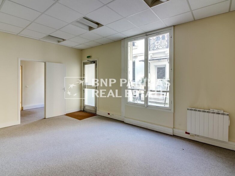 14 Bis Rue Victor Méric, Clichy to rent - Interior Photo - Image 2 of 15