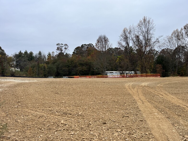 3042 Hendersonville Rd, Fletcher, NC for rent - Construction Photo - Image 1 of 5