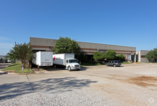 More details for 1410 Vinylex Dr, Carrollton, TX - Industrial for Rent