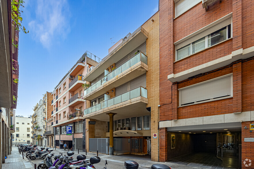 Carrer De Julián Romea, Barcelona, Barcelona for rent - Building Photo - Image 2 of 3