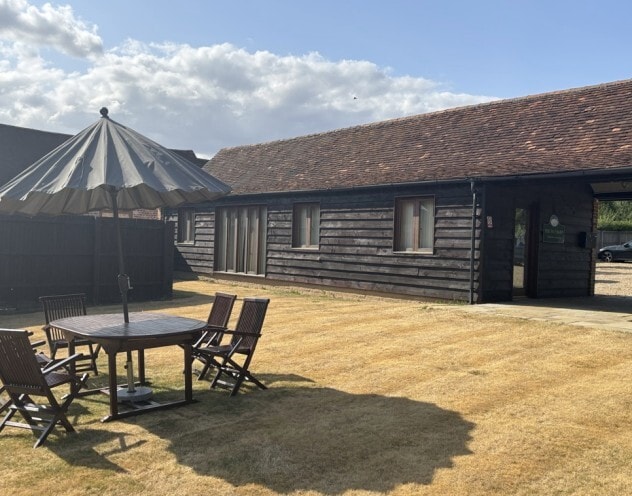 Bartletts Ln, Maidenhead to rent Building Photo- Image 1 of 5