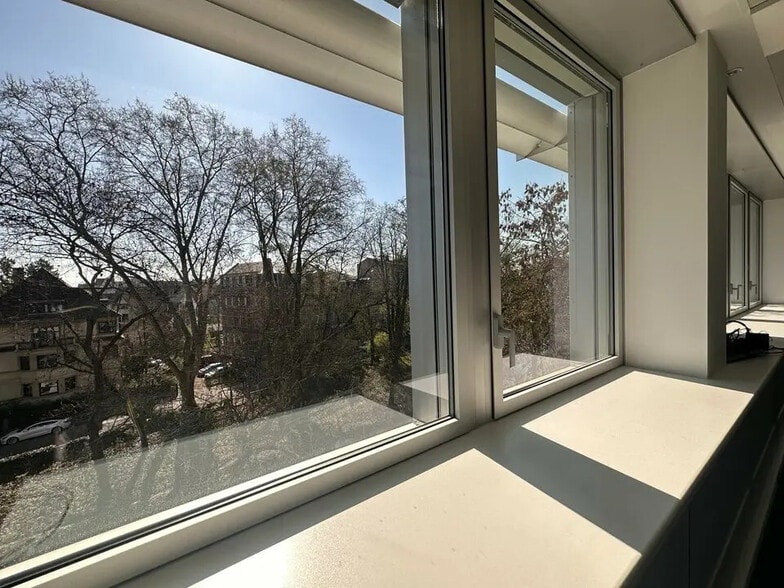 Office in Strasbourg to rent - Primary Photo - Image 2 of 10