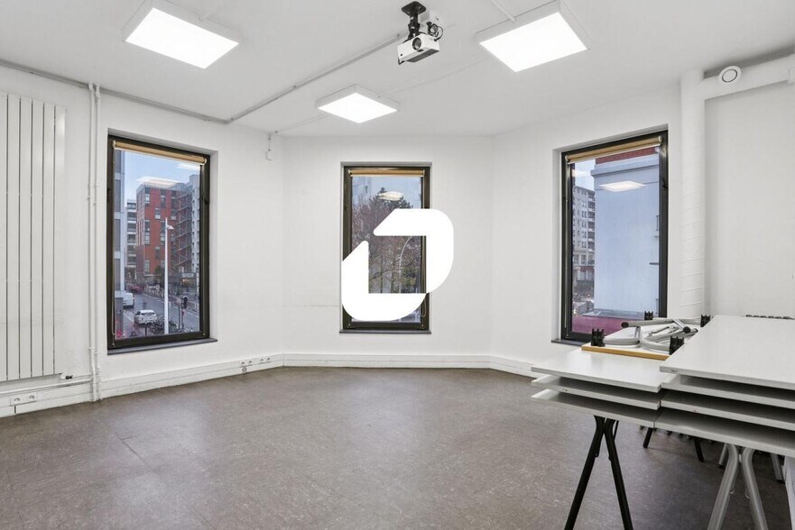 Office in Montrouge to rent - Building Photo - Image 2 of 13