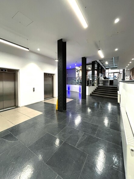 27 Greenwood Pl, London to rent - Interior Photo - Image 3 of 16