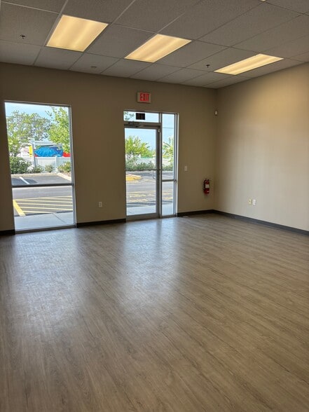 8229 Narcoossee Park Dr, Orlando, FL to rent - Building Photo - Image 3 of 7