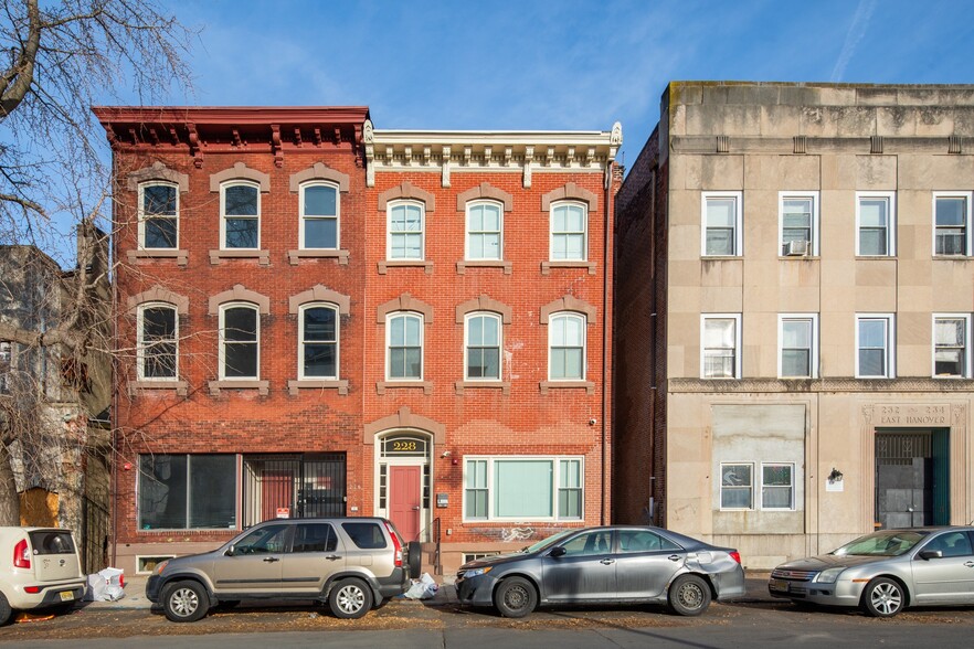 228 E Hanover St, Trenton, NJ for sale - Primary Photo - Image 1 of 16