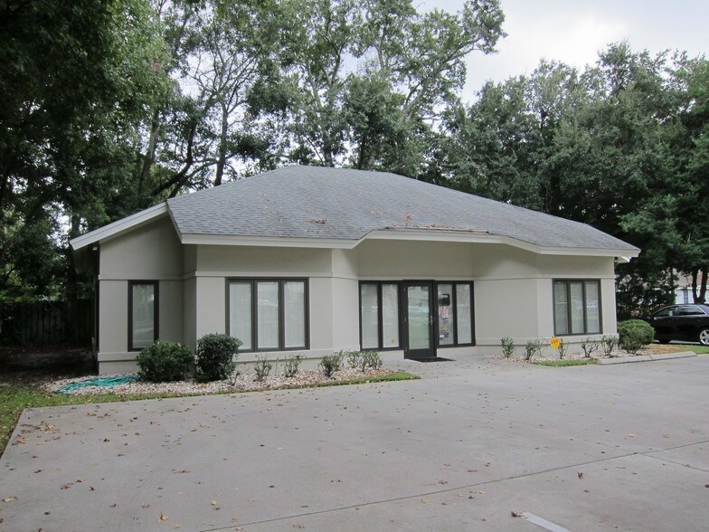 8210 White Bluff Rd, Savannah 31406