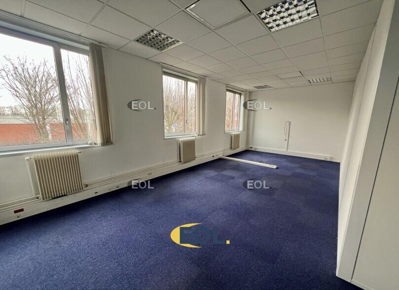 Light Industrial in Villepinte for sale - Interior Photo - Image 3 of 28