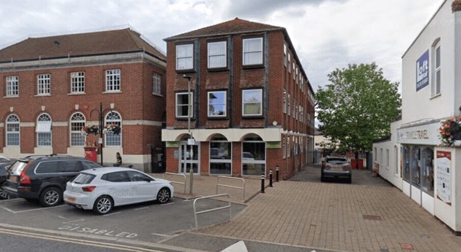 130 The Broadway, Didcot for sale Building Photo- Image 1 of 1