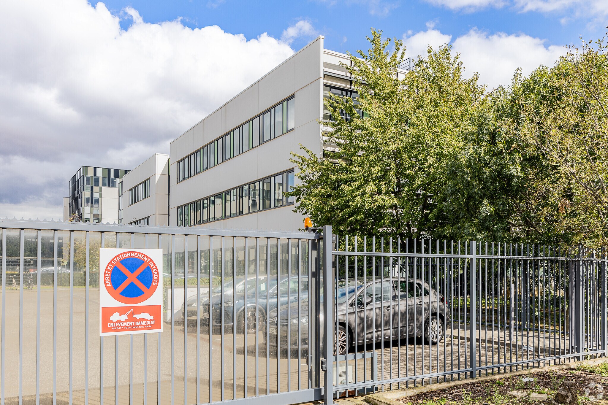 Office in Lyon to rent Primary Photo- Image 1 of 4