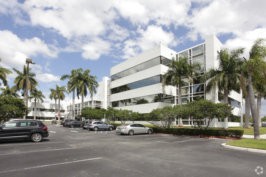 2050 Spectrum Blvd, Fort Lauderdale 33309 | LoopNet UK