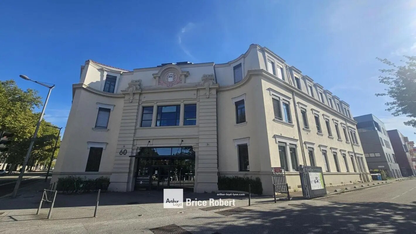 Office in Lyon to rent Building Photo- Image 1 of 8