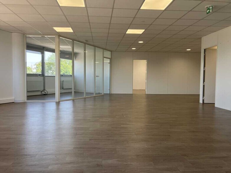 22-24 Rue Lavoisier, Nanterre for sale - Interior Photo - Image 2 of 12